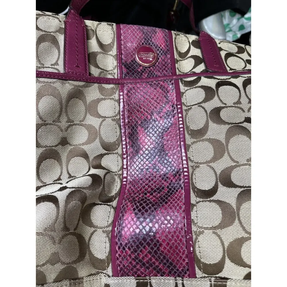 Authenticated F25706 Raspberry Snakeskin Tan Brown Signature Logo‎ Tote Bag